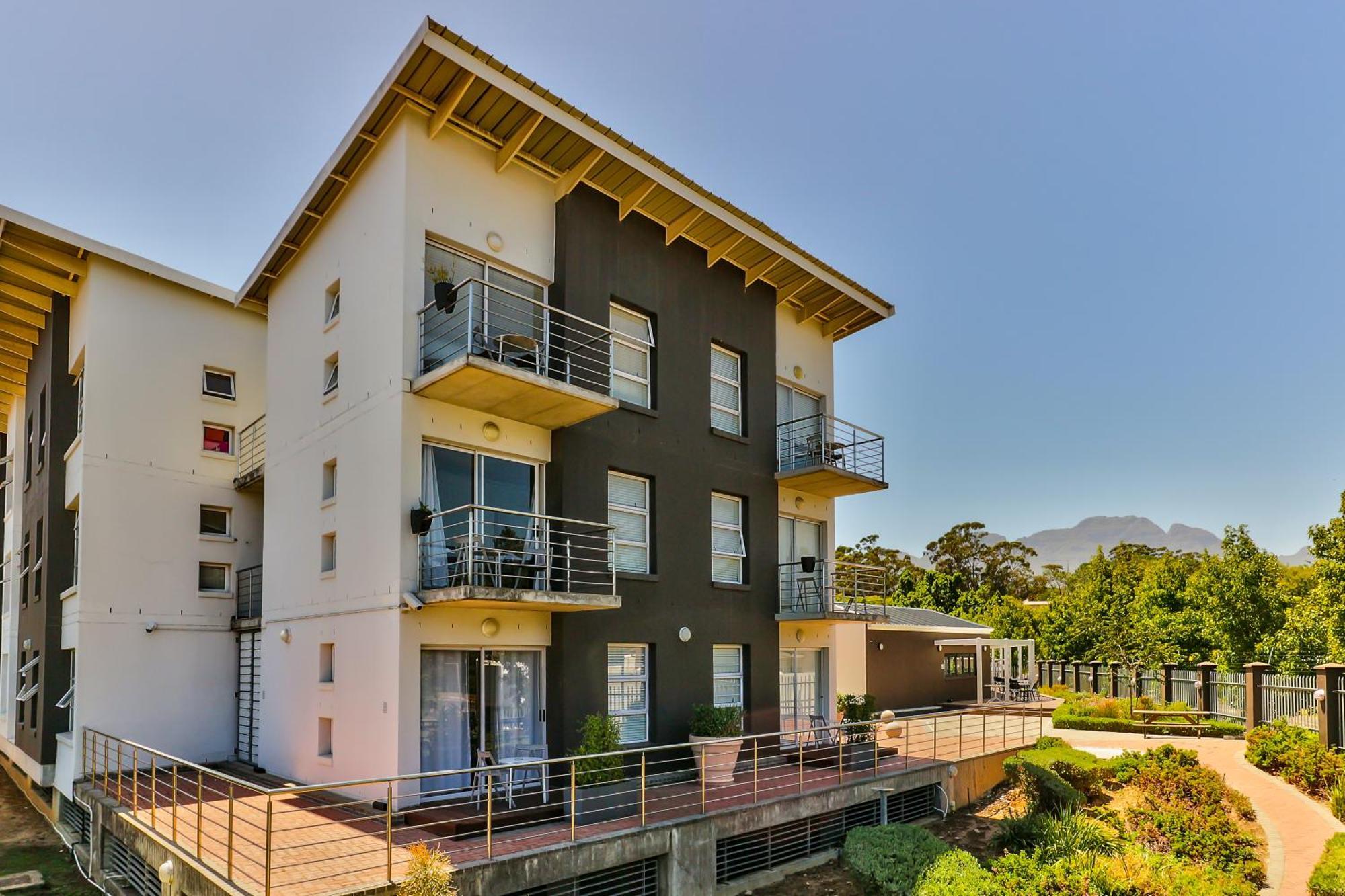 Wink Aparthotel Quiver Tree Stellenbosch Exterior foto