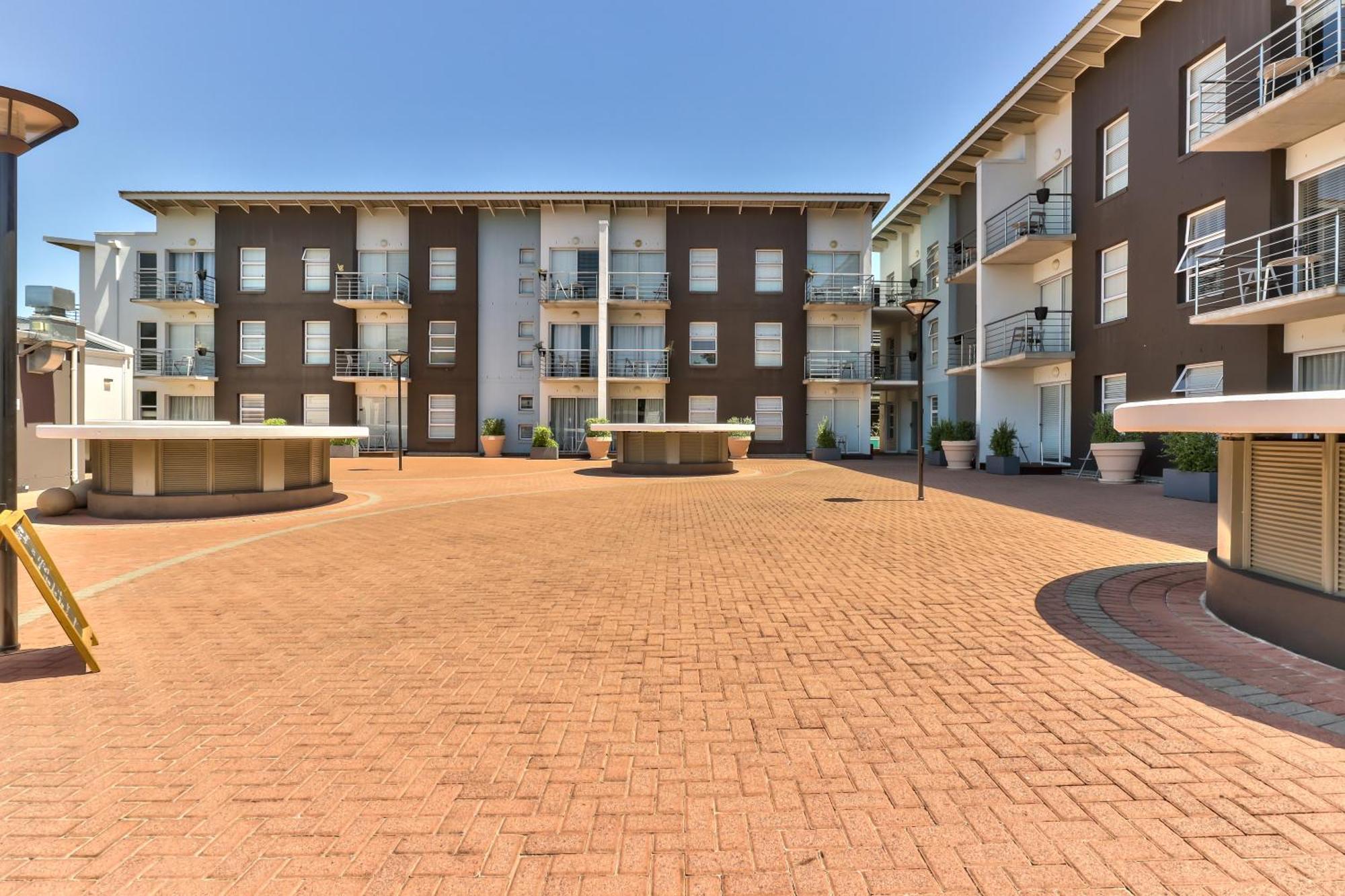 Wink Aparthotel Quiver Tree Stellenbosch Exterior foto