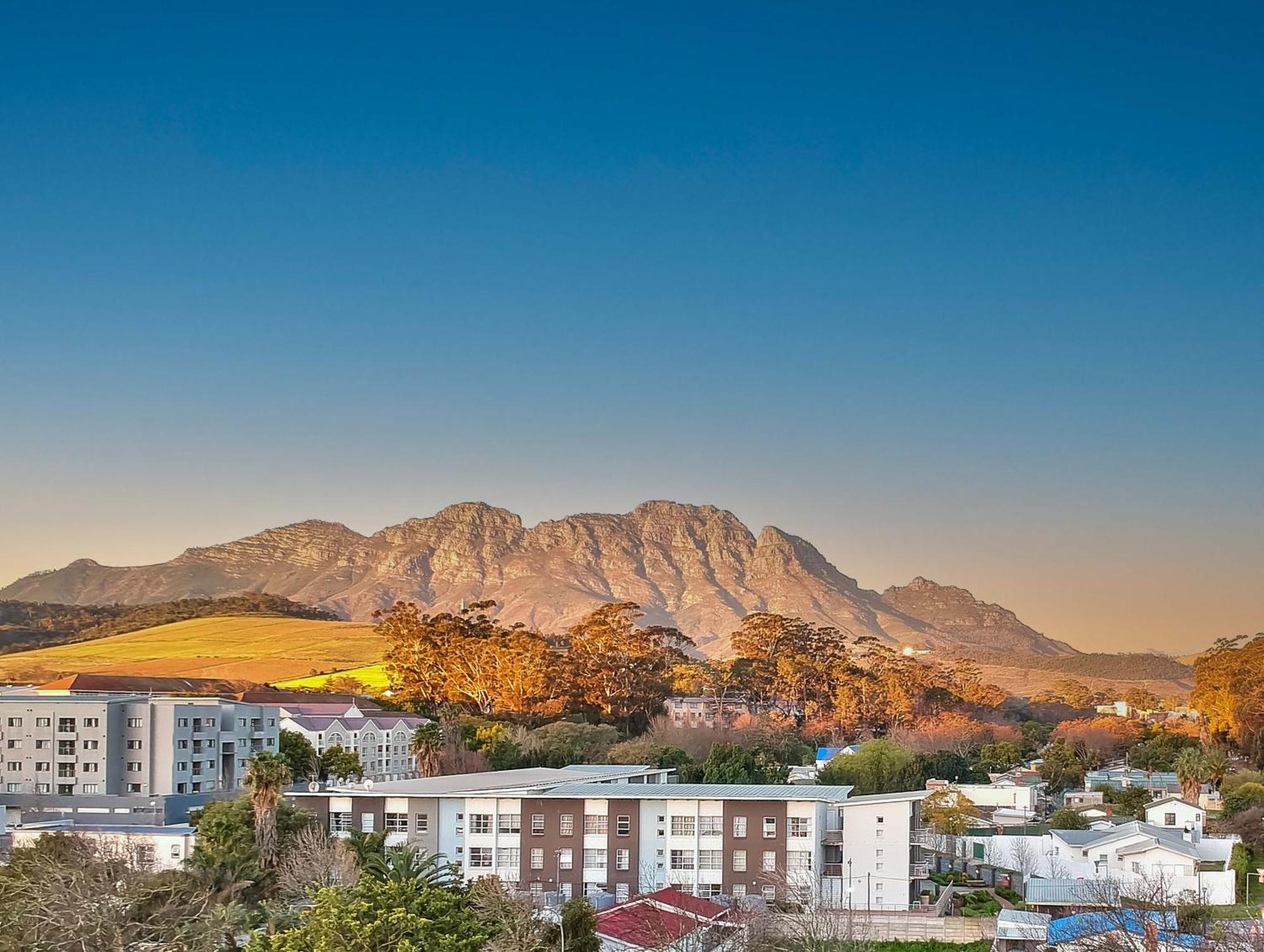 Wink Aparthotel Quiver Tree Stellenbosch Exterior foto